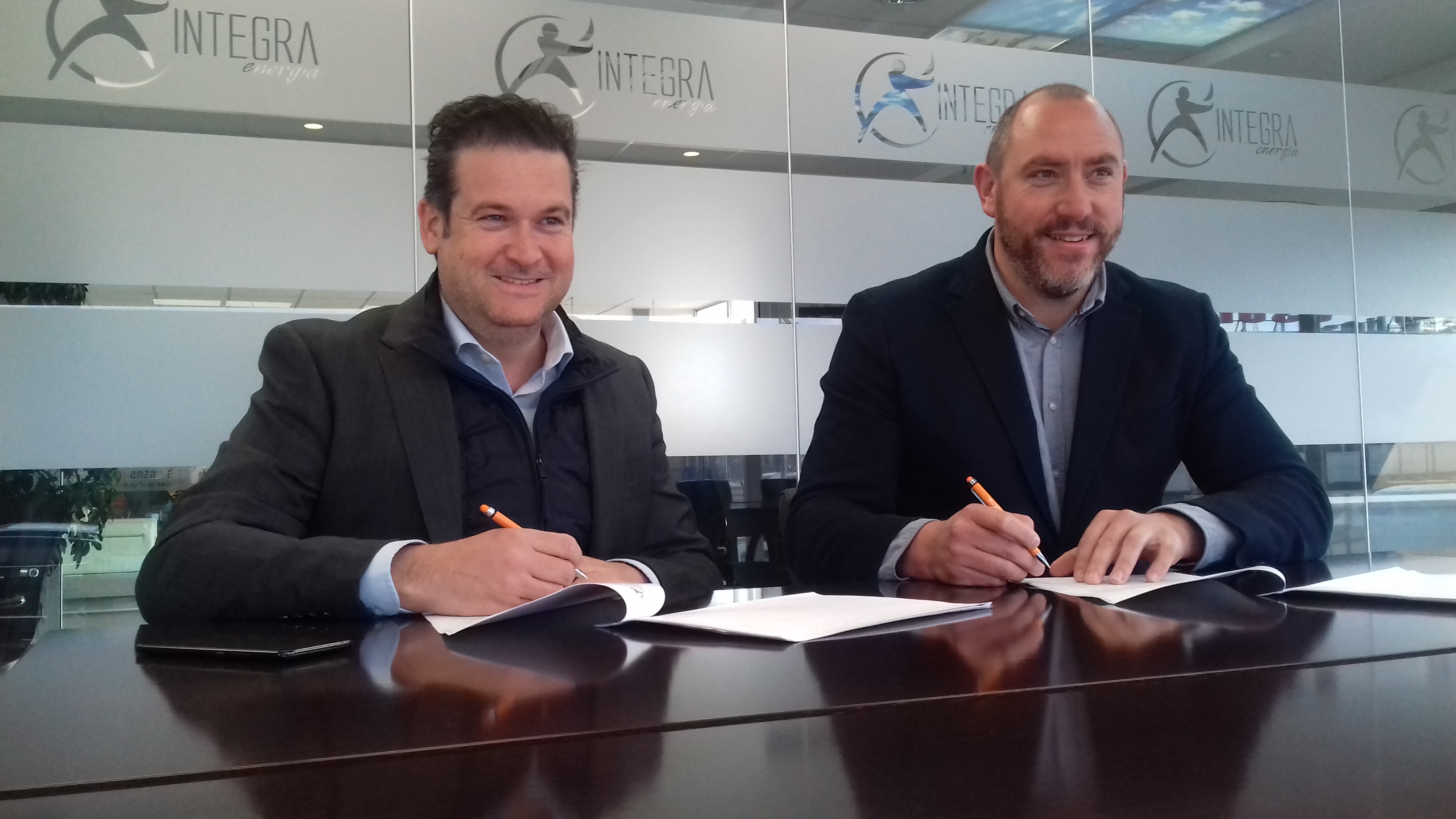 Integra Energía renueva su acuerdo de patrocinio con el Oviedo Baloncesto